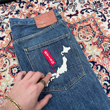 Load image into Gallery viewer, Evisu (W30/L34) Japan Jeans
