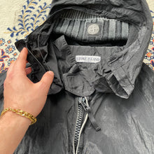 Load image into Gallery viewer, Stone Island (L/XL) SS07 Nylon Metal Half-Riot Jakke