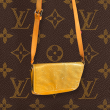Load image into Gallery viewer, Louis Vuitton Glossy Sidebag
